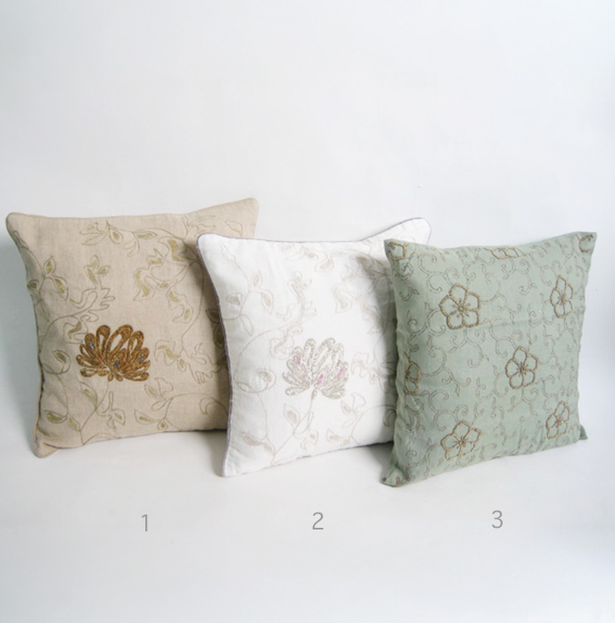 クッション　SHADES OF INDIA リーフ刺繍　40角