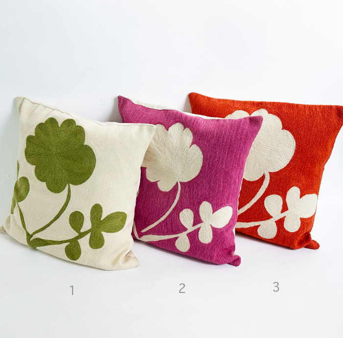 クッション JUDY ROSS フラワー刺繍 45角